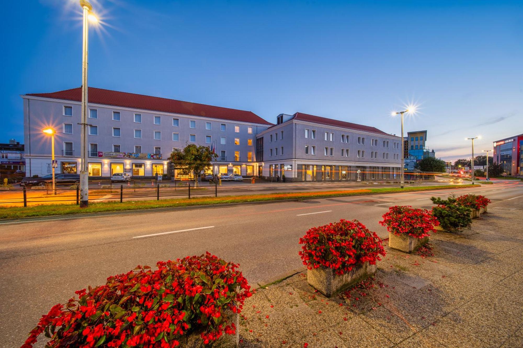 Hotel Gromada Arka Lux Koszalin Bagian luar foto
