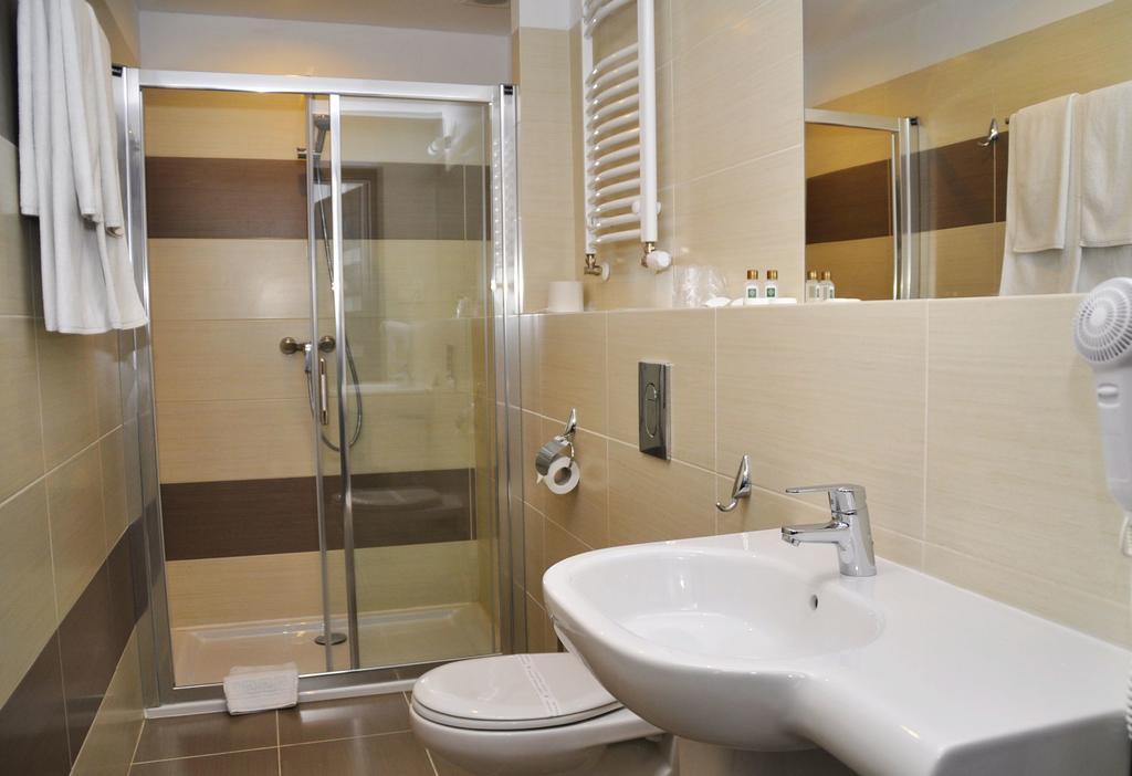 Hotel Gromada Arka Lux Koszalin Bagian luar foto